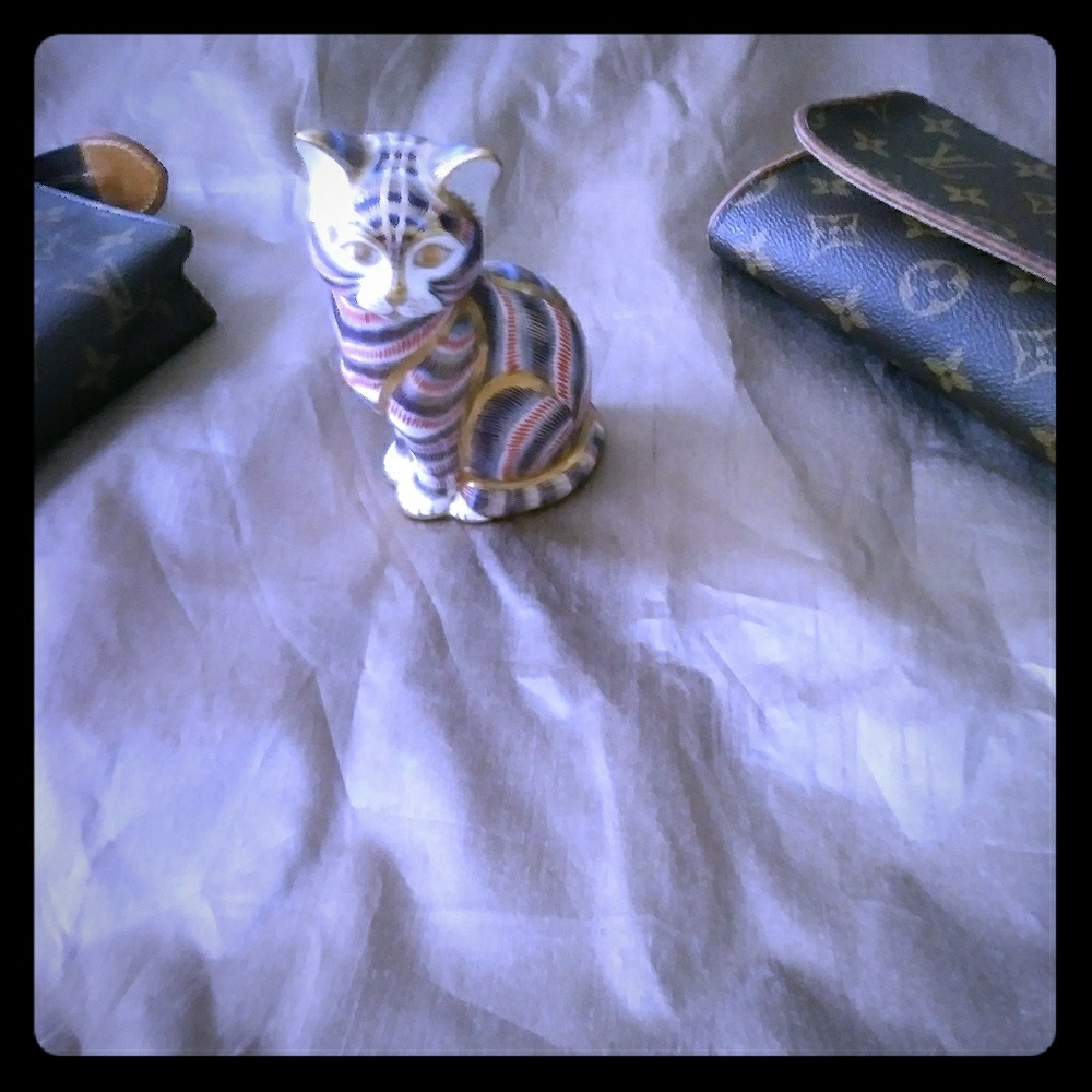 Vintage English Royal Crown Derby kitten